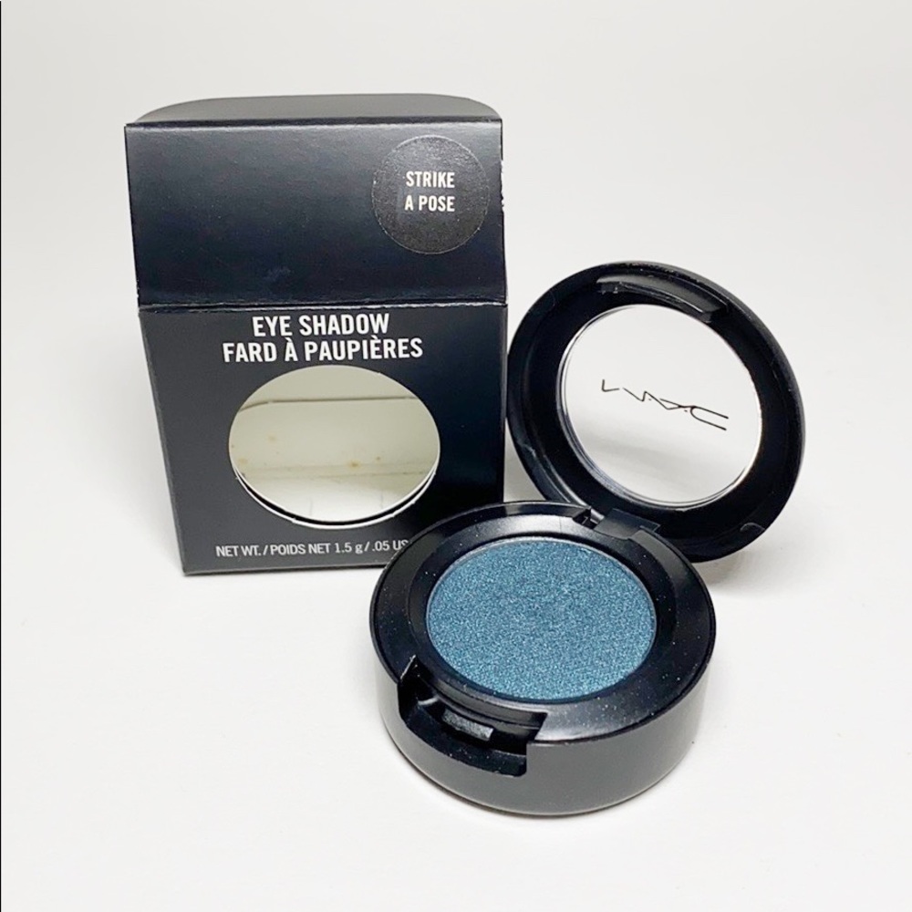 MAC COSMETICS STRIKE A POSE STARFLASH A39 100% Aut